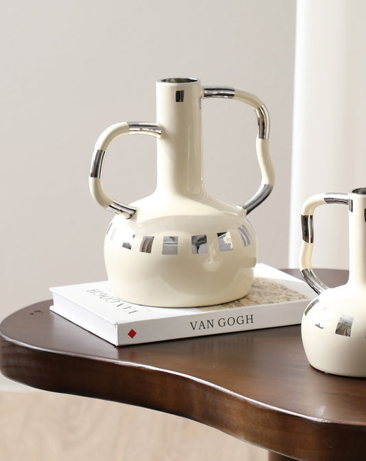 Elegance in every curve I Vase