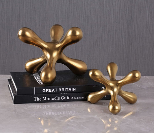 Six sides of brilliance, one stunning design I Ornament