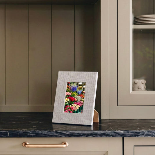 Where modern designs meets cherished memories I Picture frame
