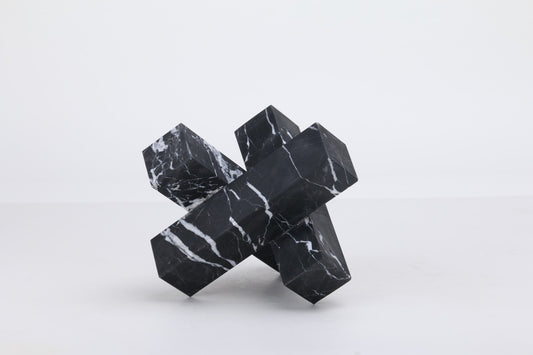 Black bold lines, modern vibes I Styling piece