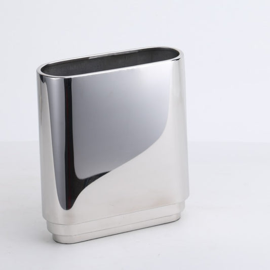 Shimmer that steals the spotlight