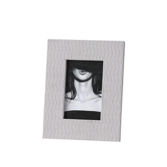 Where modern designs meets cherished memories I Picture frame