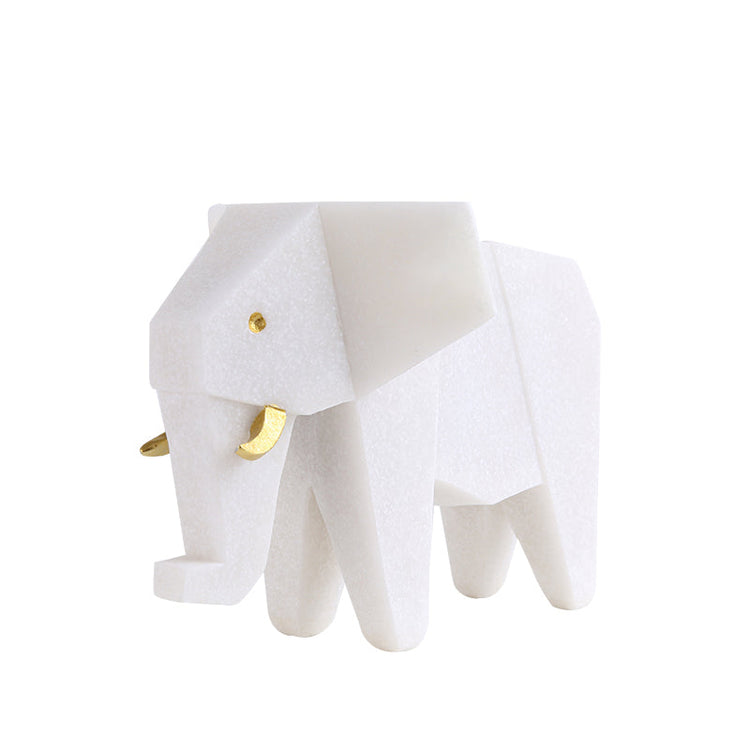 A majestic guardian with a golden touch I Styling piece
