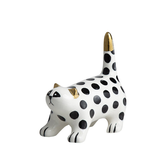 Add a dash of feline grace to your interiors I Styling piece