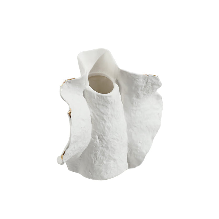 Ruffled edges, endless elegance