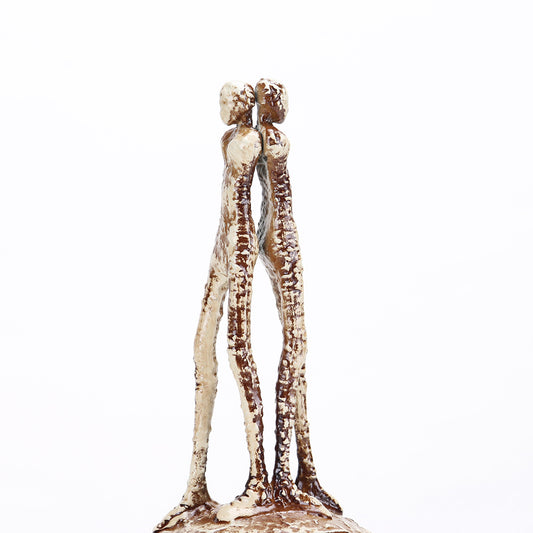 Strength meets stillness I Styling piece