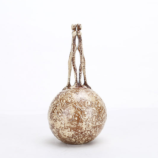 Strength meets stillness I Styling piece