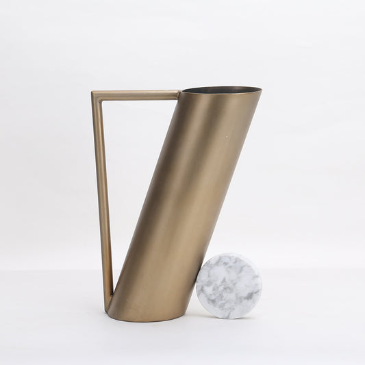 Antique soul, modern form I Styling piece