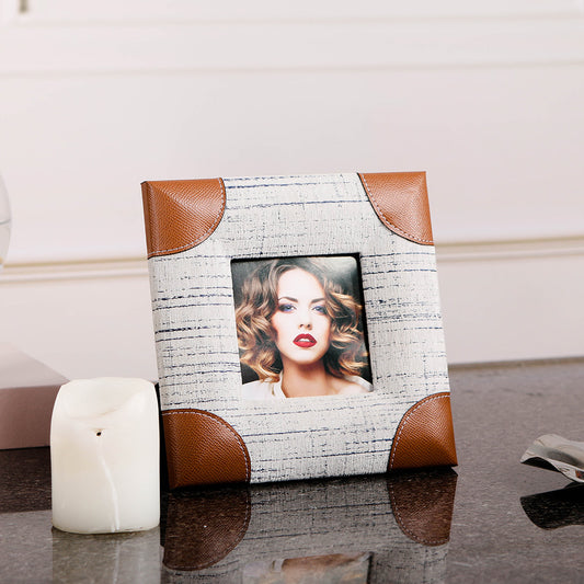 Two frames one story