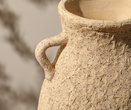 Handcrafted to bring warmth to your space I Pot