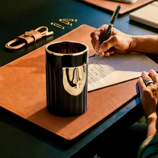 Penstand that exudes luxury and sophistication I Penstand