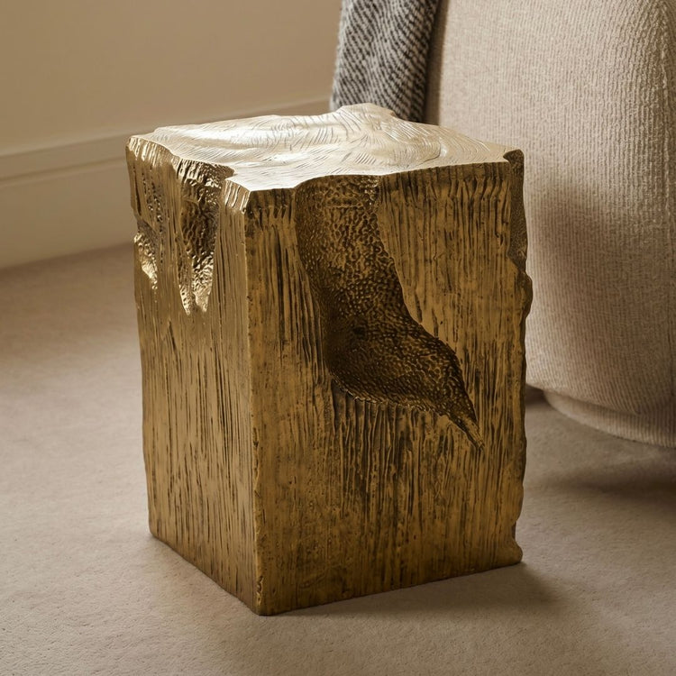 Gold accent I Table