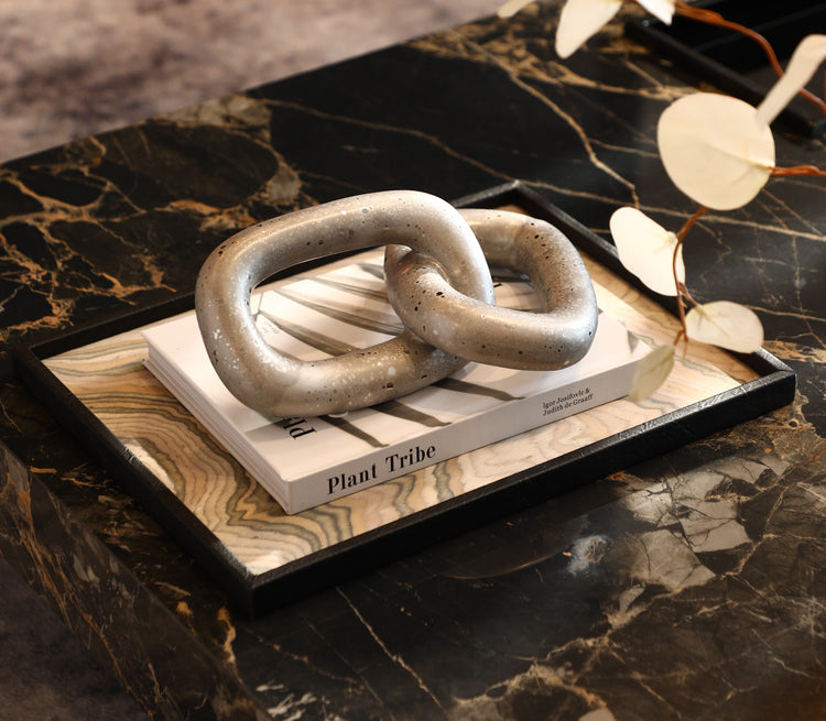 Interlocked sculptural loops I Styling piece