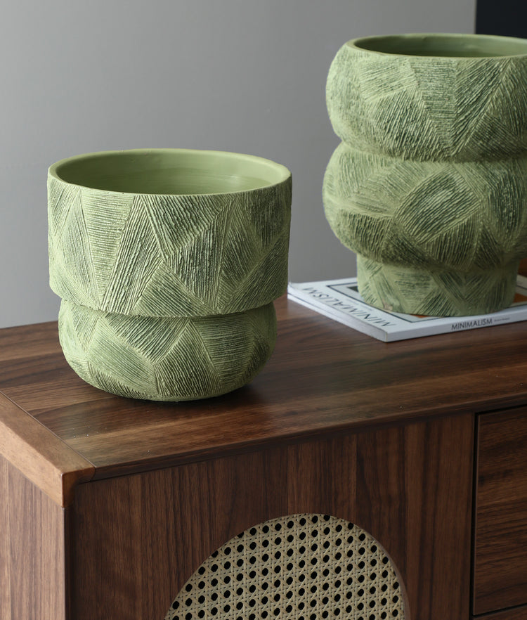 Sculpted green presence (Large) I Pot