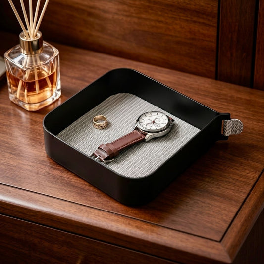 Fine-grain finesse in a perfect square I Tray