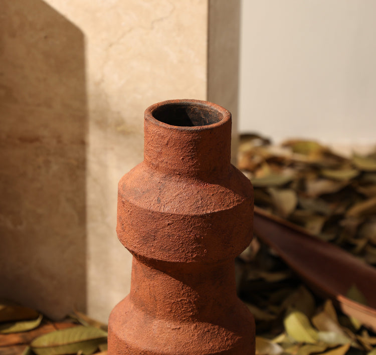Rust vase that adds depth and charm I Vase (Large)