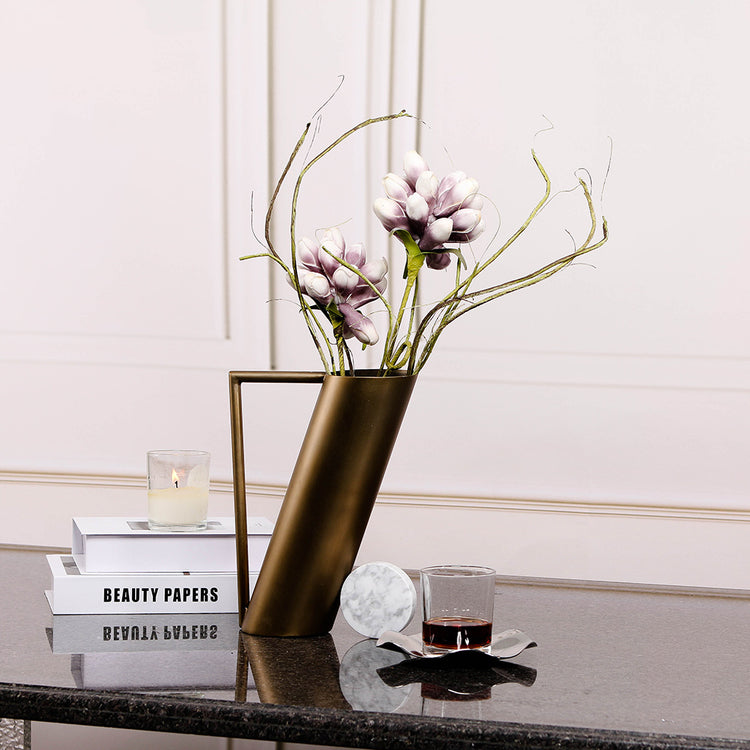 Antique soul, modern form I Styling piece