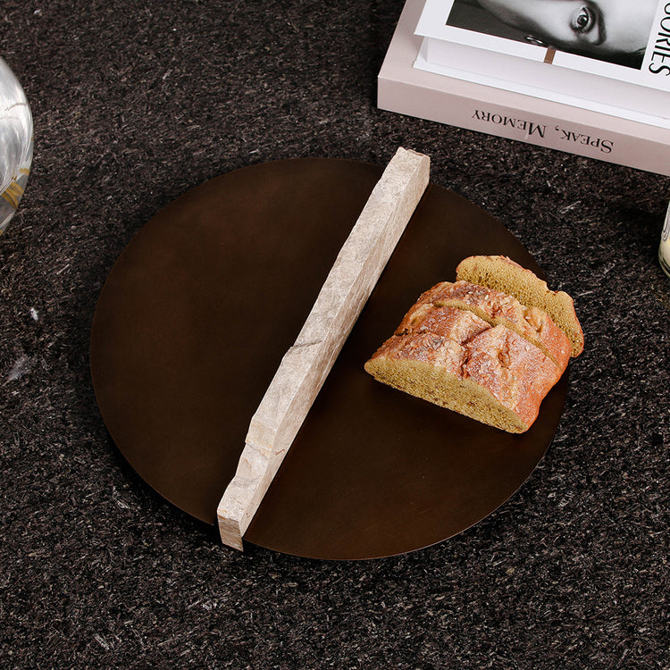 Timeless serveware piece I Tray