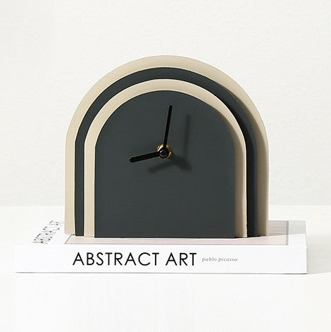 Timeless elegance, curved to perfection I Clock