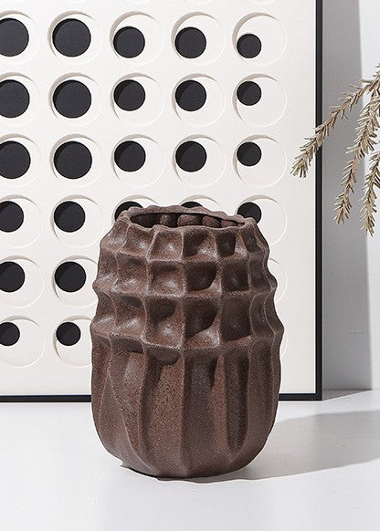 Bold checks, subtle sophistication I Vase