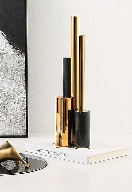 Bold stone, sleek metal and a touch of gold I Ornament